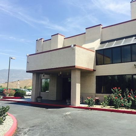 San Bernardino Inn & Suites Buitenkant foto