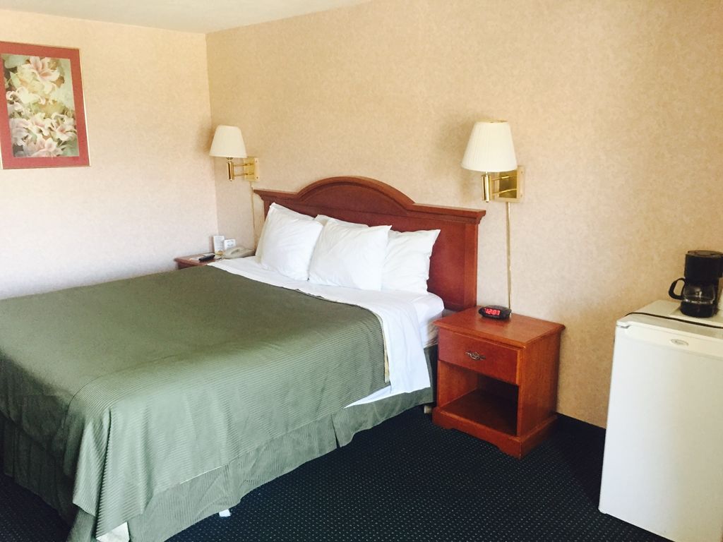 San Bernardino Inn & Suites Kamer foto