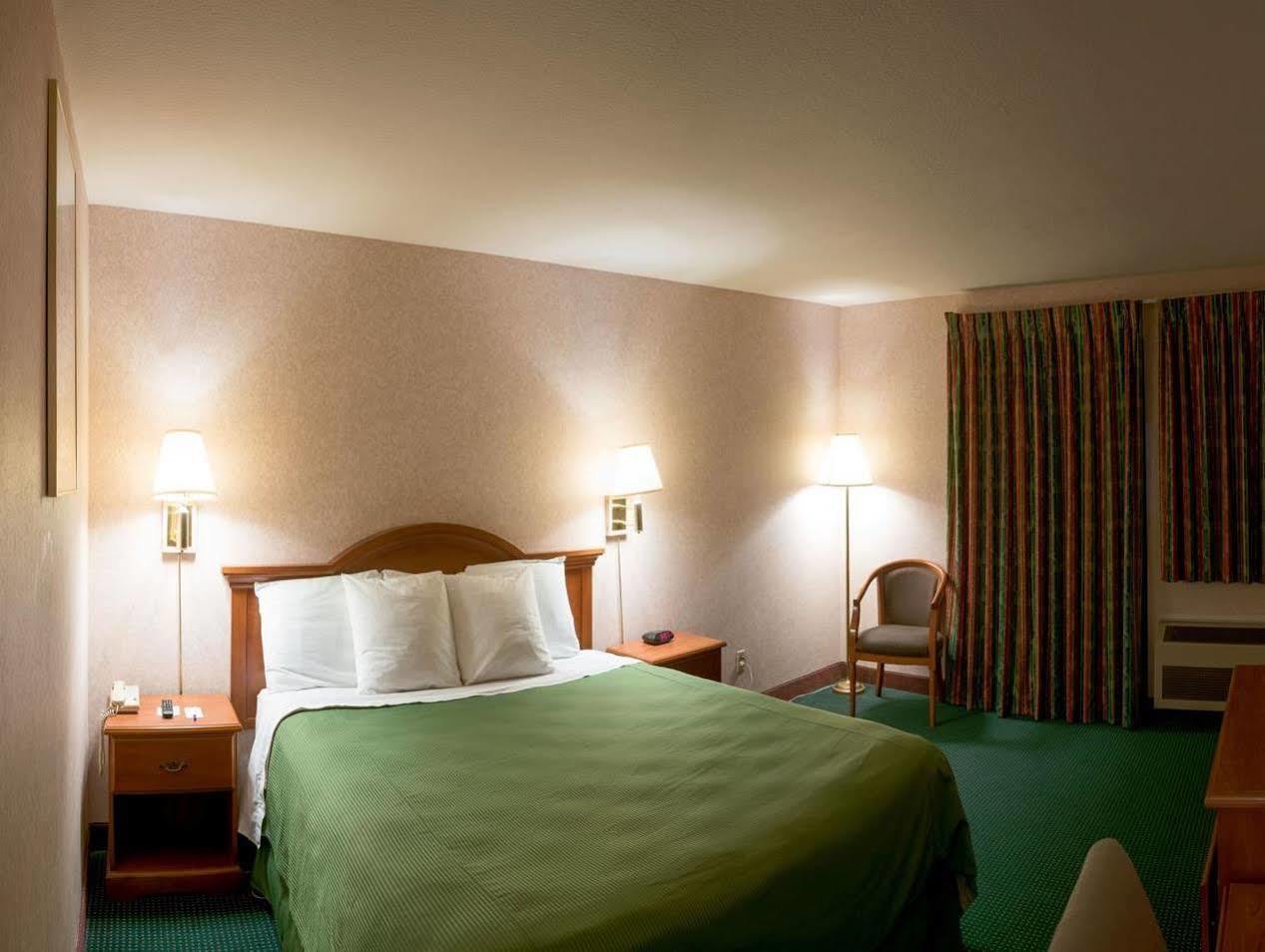 San Bernardino Inn & Suites Buitenkant foto